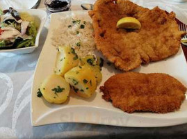 Fidos Schnitzlplatzl food