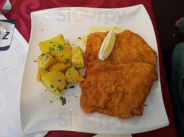 Fidos Schnitzlplatzl food