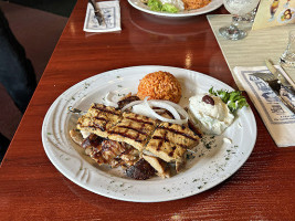 Griechisches Kellari food