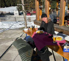 Gasthof Alpenrose outside