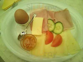 Chalupub food