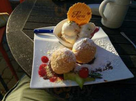 Harrer Eisdielen food