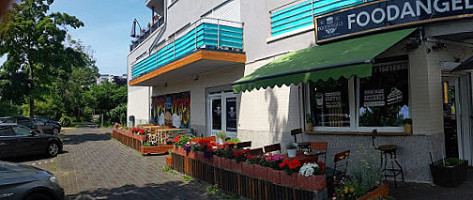 Foodangels Burger Pizza Vegan Halal Lieferservice Köln outside