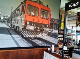 Reinwein Vinothek & Craft Bier Bar outside