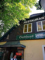 Prilisauer outside