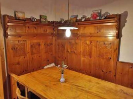 Gasthaus Koschak Wirt Weinbauer inside