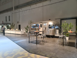 Chi Bay inside