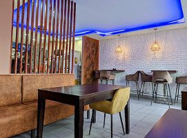 Akropolis Grill inside