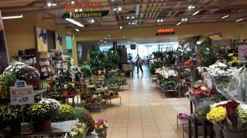 Migros Restaurant inside
