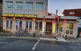 Bayram Döner Pizzeria outside
