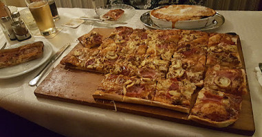 Pizzeria Mike food