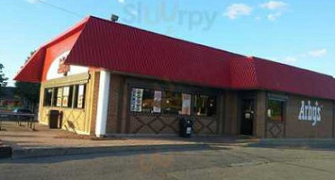 Hood Burger outside