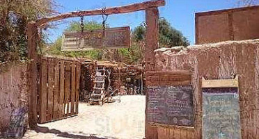 Ala Turka Inh. Isa Devrim outside