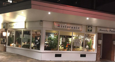 Romantica outside