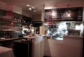 Beckmann's Weinhaus inside
