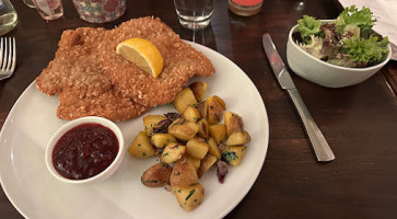 Unter der Linde food