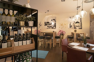 Miu Miu China & Thai Food inside
