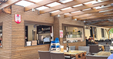 Pizzeria Kälberer outside
