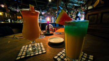 Schnickschnack Pub Restaurant Bar drink
