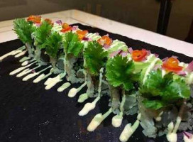 Sushi Iwo food