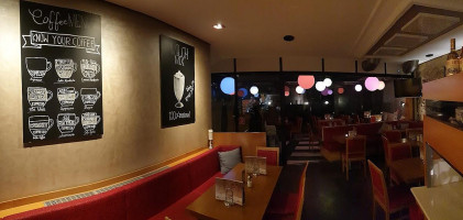Eiscafe Soravia inside