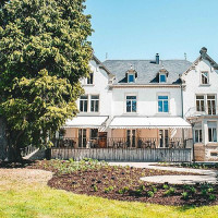 An Der Villa outside