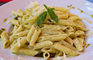 Zur Nordkurve food