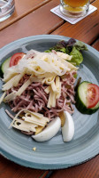 Und Brauhaus Wallhall food