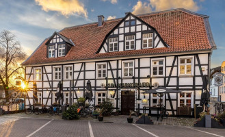 Zum Markgrafen Ihr Grieche In Fröndenberg Mit Biergarten Und Kegelbahn, Griechisch Essen outside