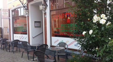 Stadtimbiss Pizzeria outside