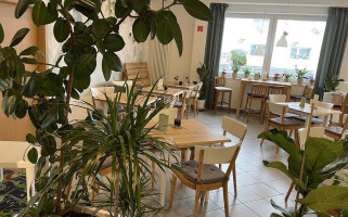 Café Eden Heusenstamm inside