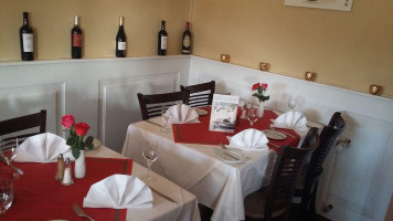 Osteria Da Vino Due inside