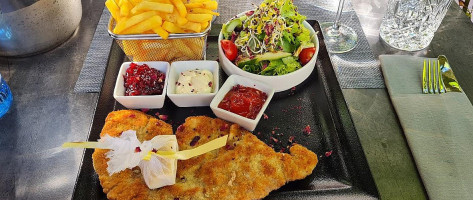 Goldene Krone food
