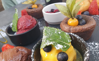 Goldene Krone food