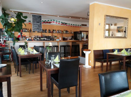 Ristorante Tricolore inside