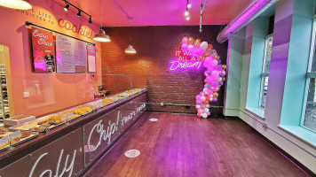 Pizzeria Romantica inside