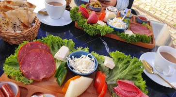 Cafe Couture food