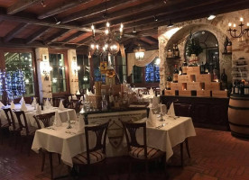 Pizzeria Il Castello inside