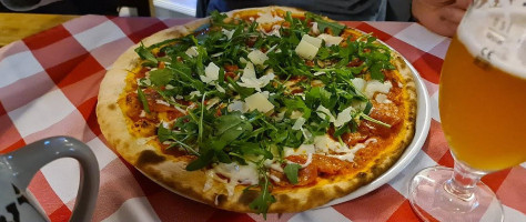 Pizzeria Amici food