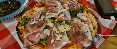 Pizzeria Amici food