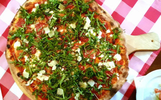 Pizzeria Amici food