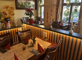 Com Viet inside