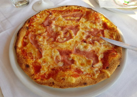 La Locanda food