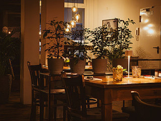 restaurant image