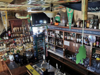 Smugglers Irish Pub