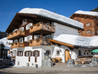 Berghaus Alpenrösli In Luze
