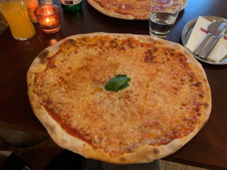 Laurin Pasta U. Pizza