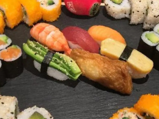 Oishii Hot Dog Sushi