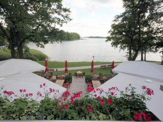 Restaurant Park-Cafe Theater am See