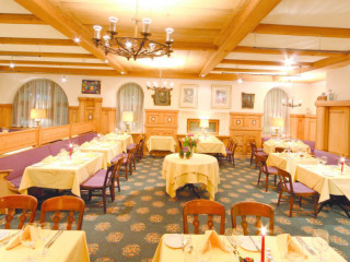 Restaurant Bündnerstübli und Pianobar Central